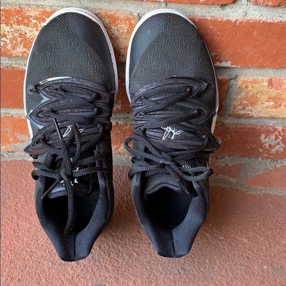 Nike Kyrie 5 - Picture 2 of 8